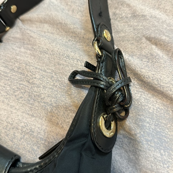 Vintage Kate Spade ♠️ small black shoulder bag. Good used condition. Brass clasp - Picture 6 of 10